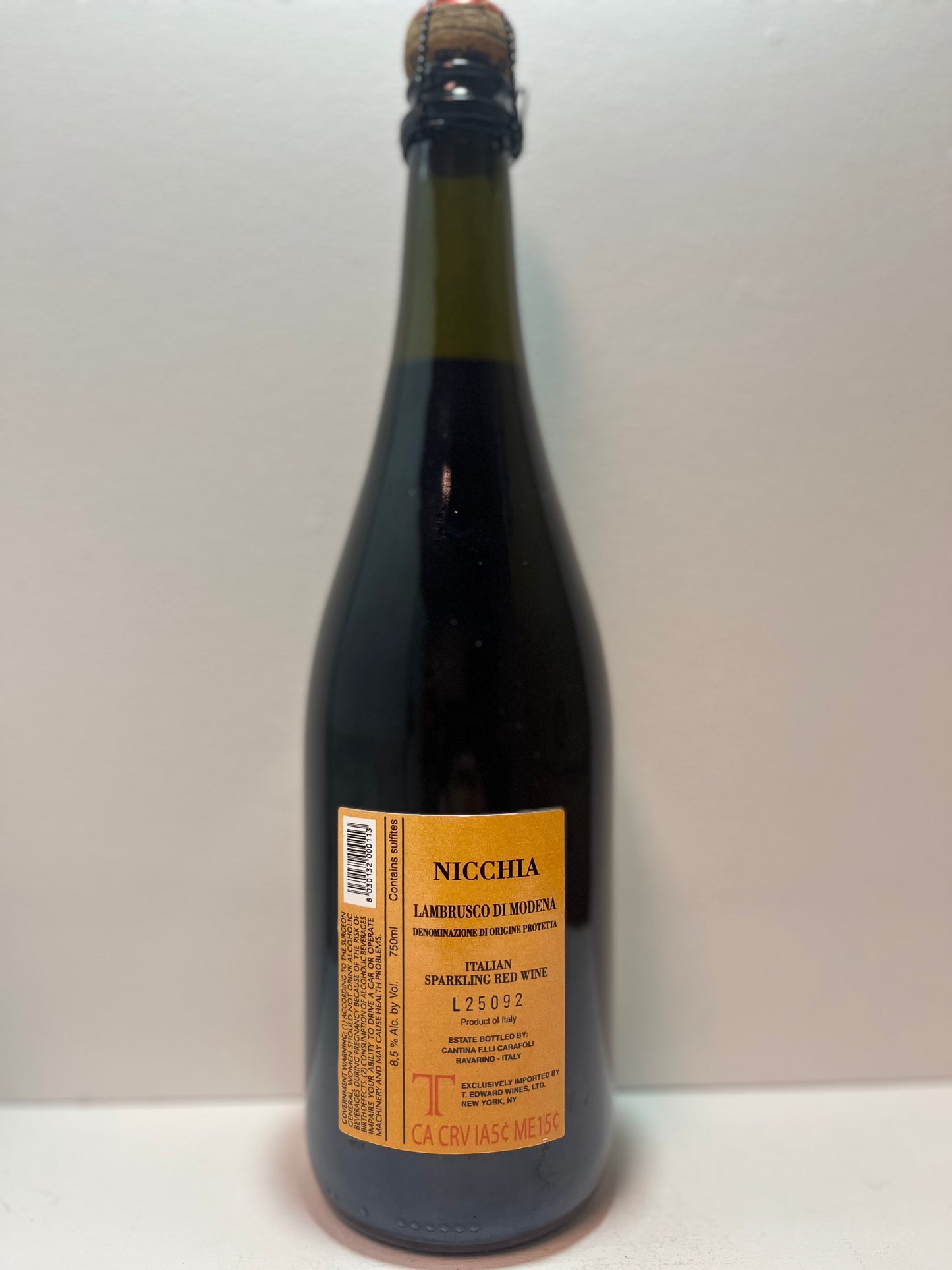 Familia Carafoli, Lambrusco di Modena, "Nicchia," Emilia-Romagna, Italy NV