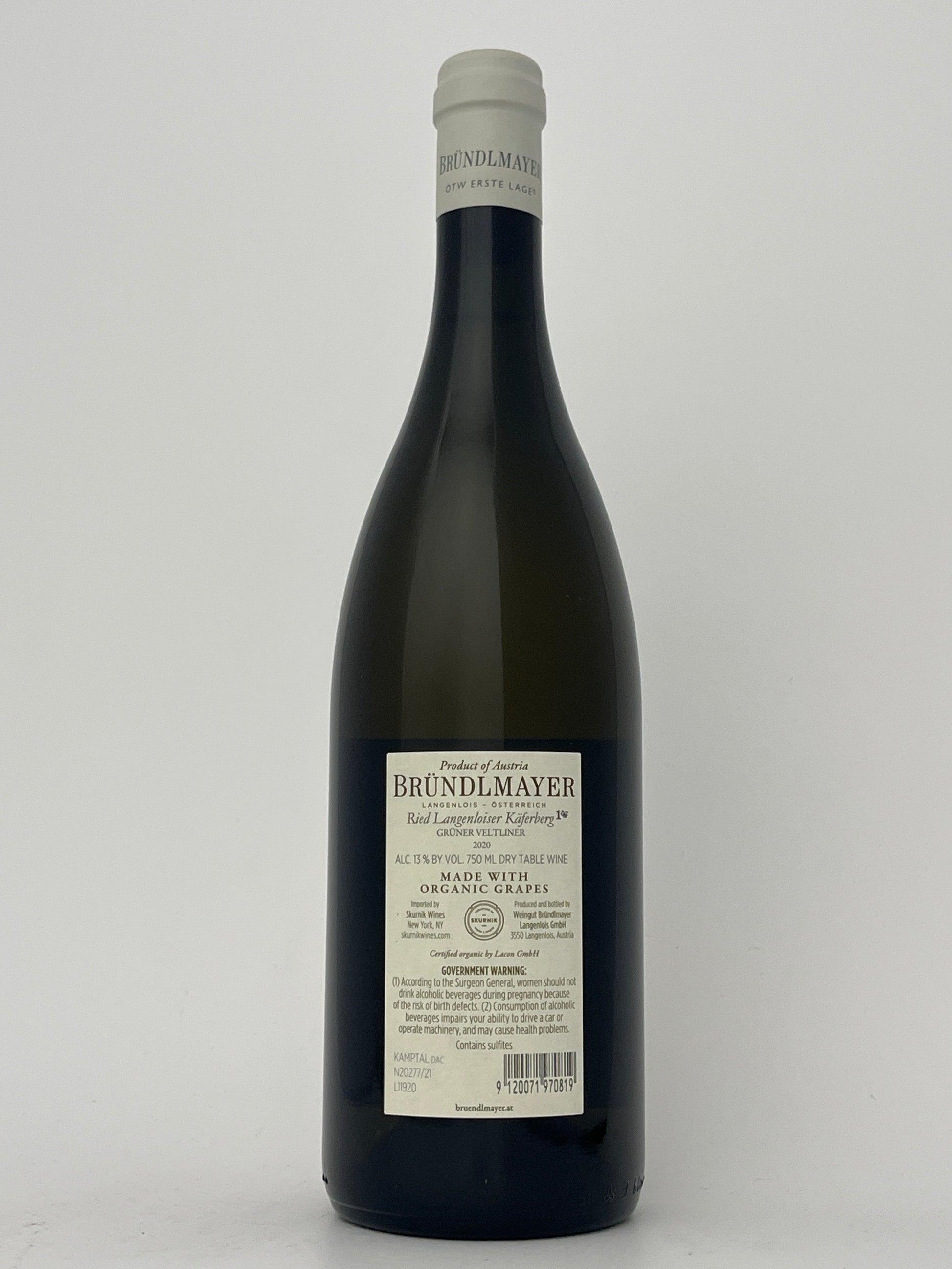 Back label of a bottle of Brundlmayer, Gruner Veltliner, Ried Kaferberg- Erste Lage, Kamptal, Austria 2020 in a white backround.