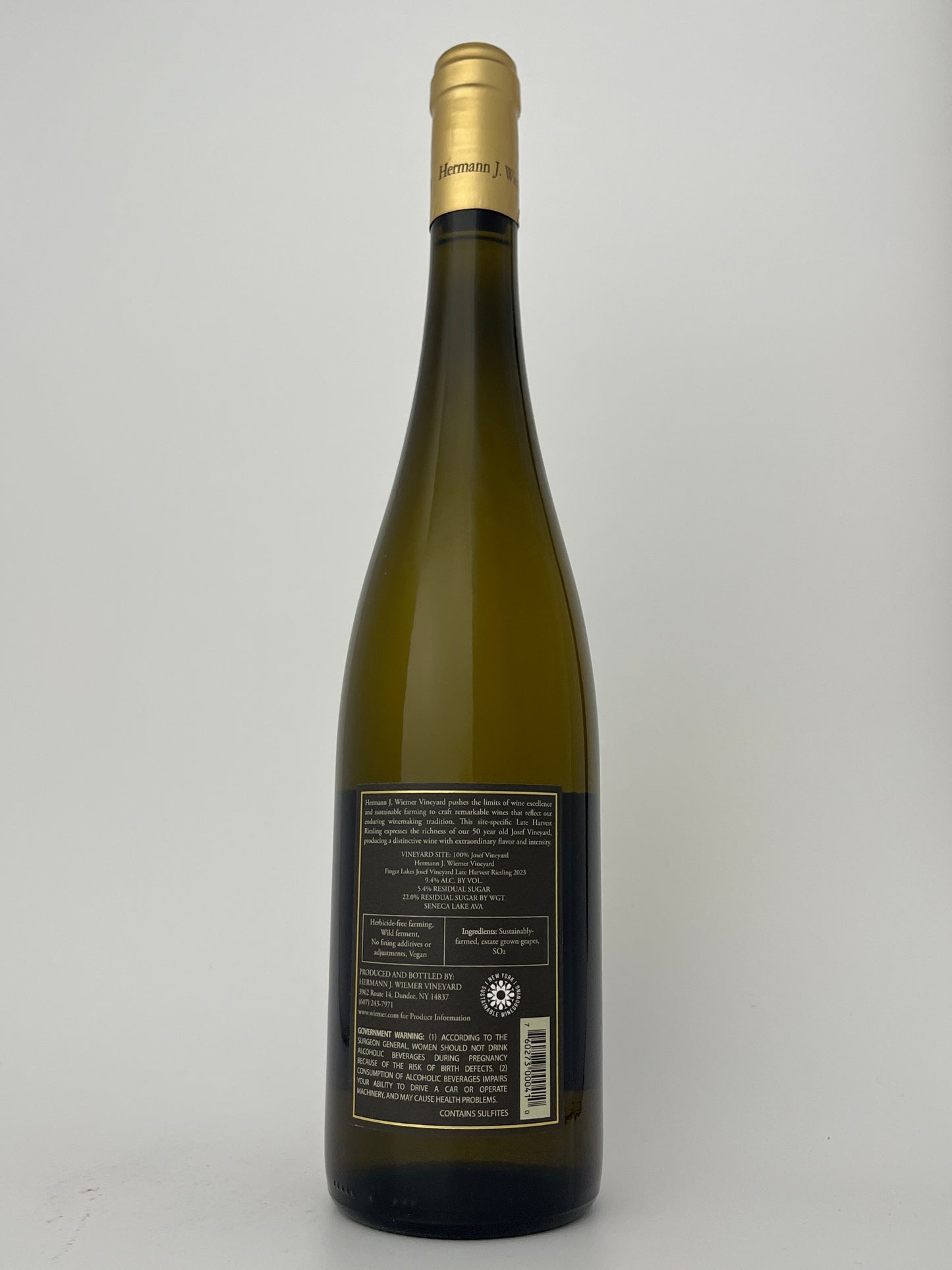 Back label of a bottle of Hermann J. Wiemer, Riesling, "Josef Vineyard," Finger Lakes, New York, United States 2023 in a white backround.