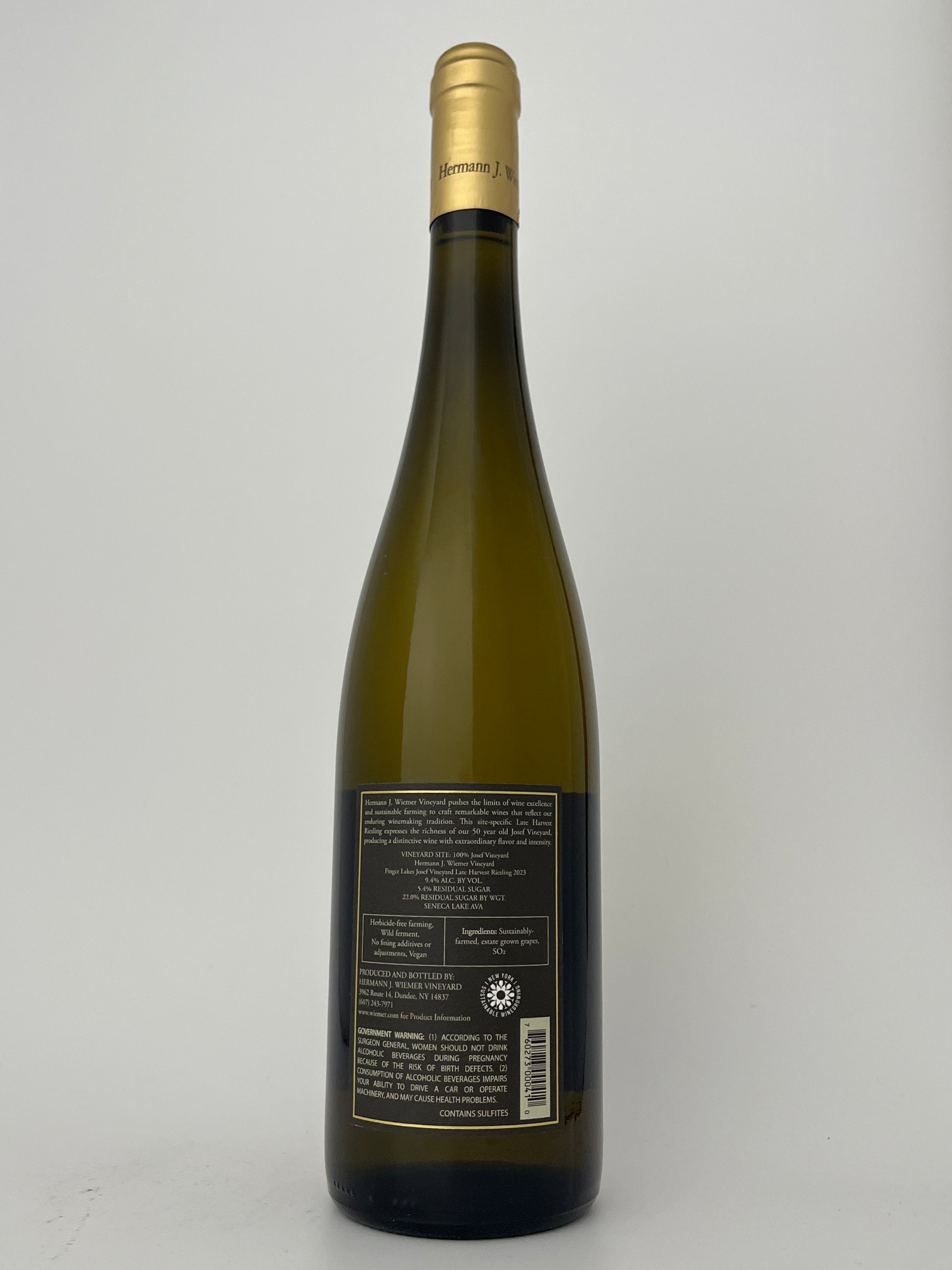 Back label of a bottle of Hermann J. Wiemer, Riesling, "Josef Vineyard," Finger Lakes, New York, United States 2023 in a white backround.