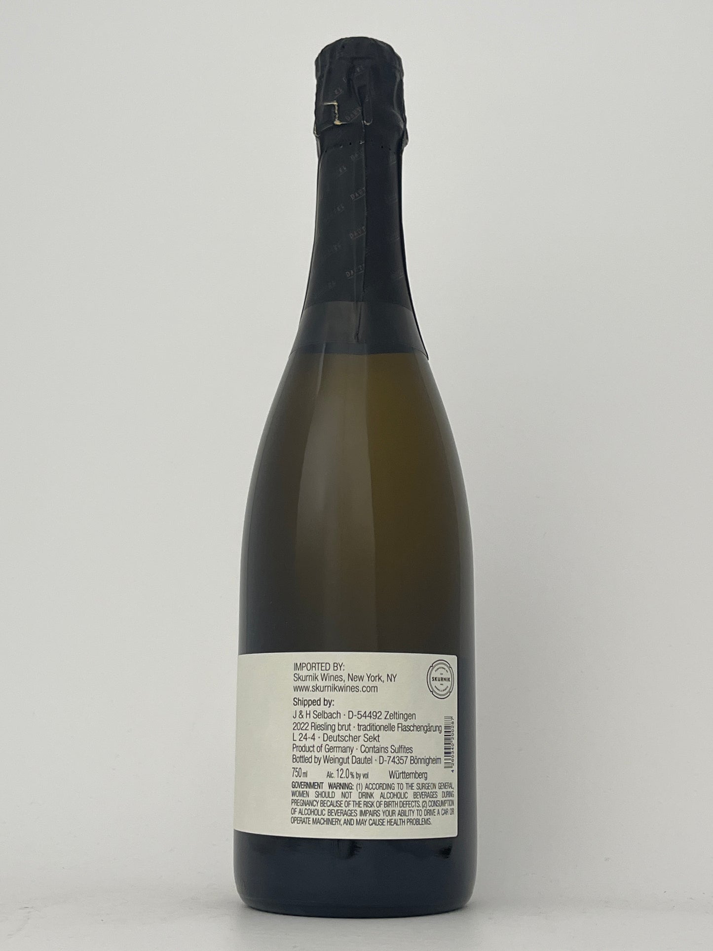 Back label of a bottle of Dautel, Riesling, Sekt Brut, Wurttemberg, Germany 2022 in a white backround.