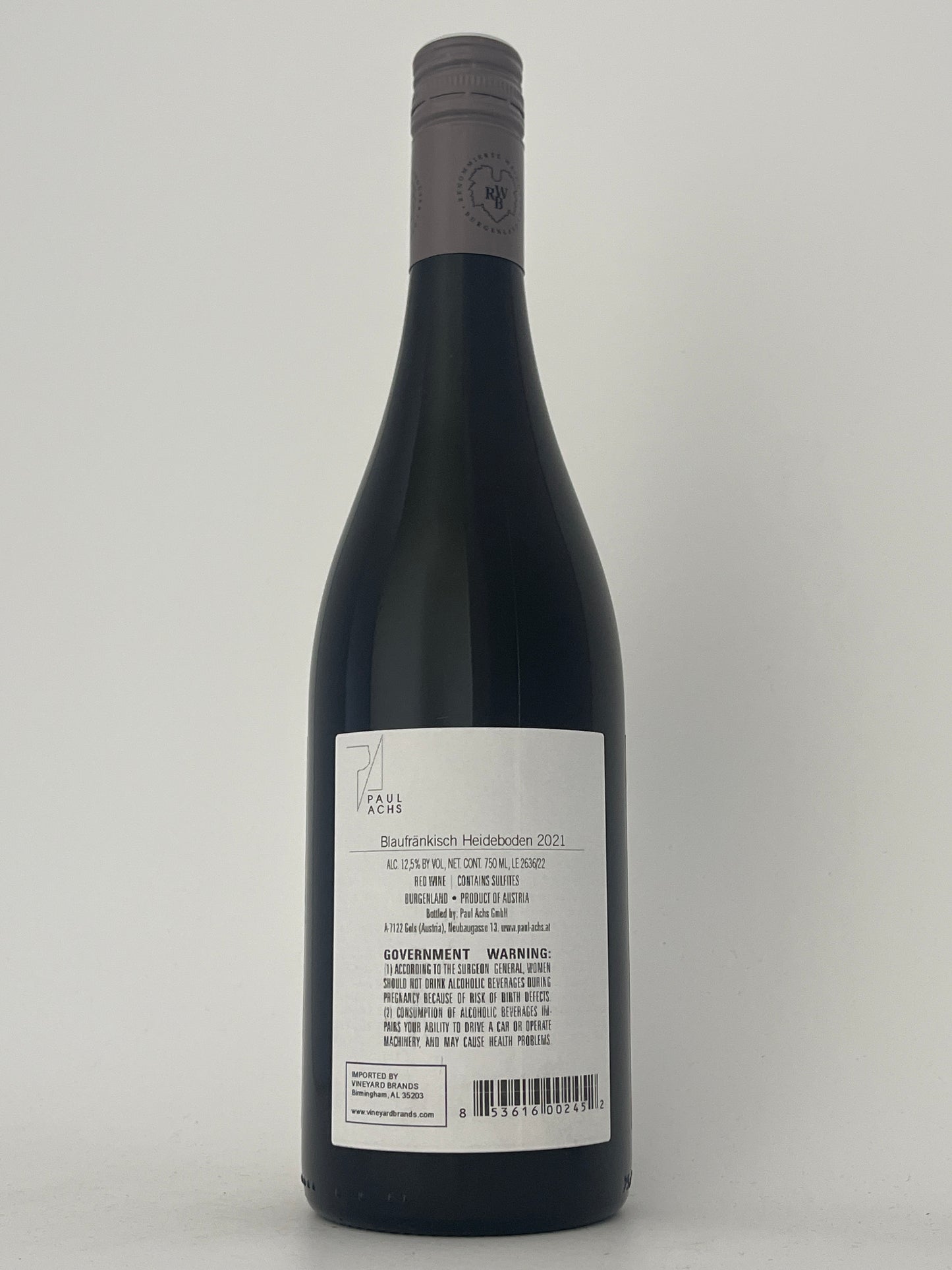 Back label of a bottle of Paul Achs, Blaufrankisch, "Heideboden," Burgenland, Austria 2021 in a white backround.