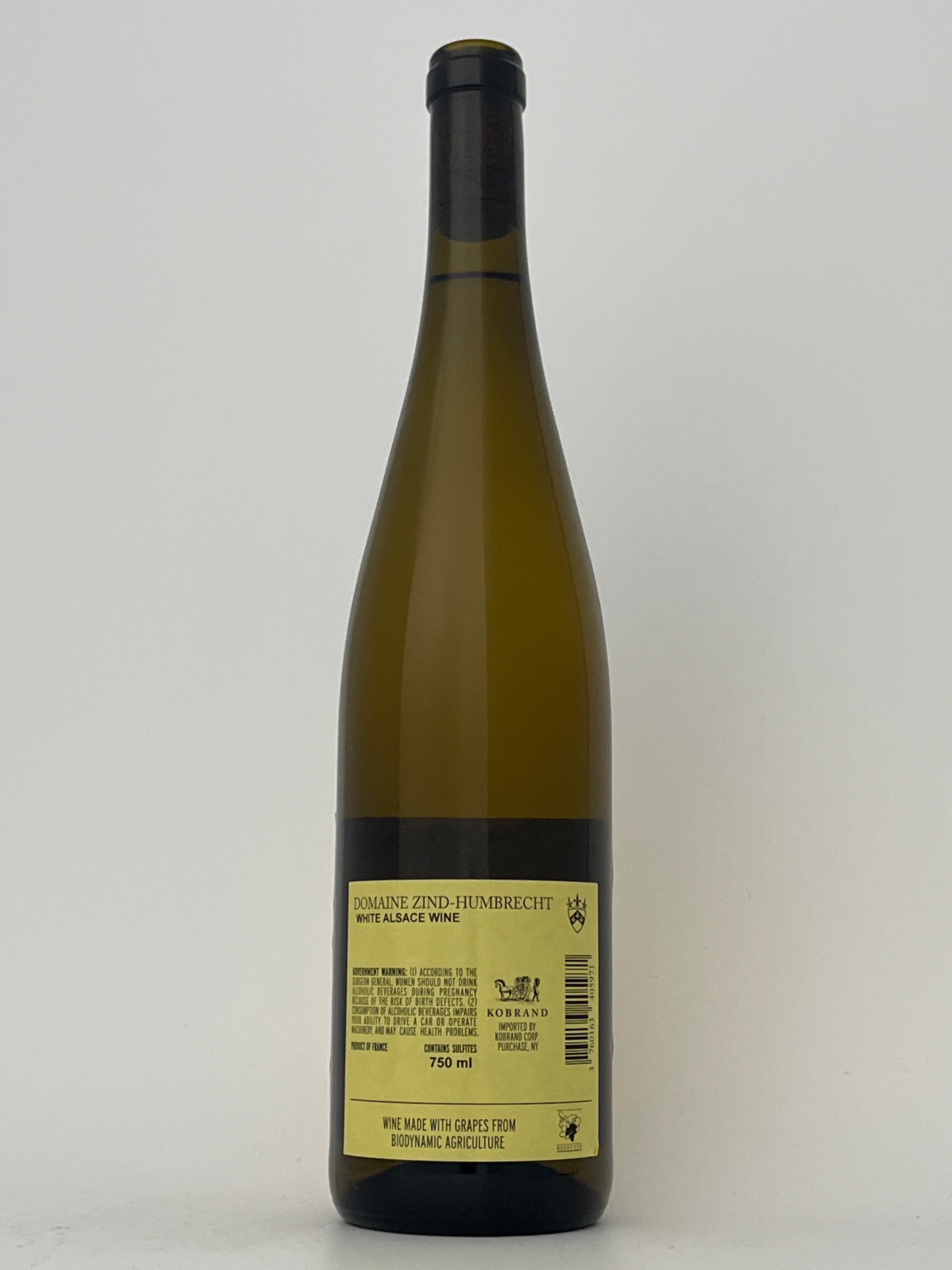 Back label of a bottle of Zind Humbrecht, Muscat, Turckheim, Alsace, France 2022 in a white backround.