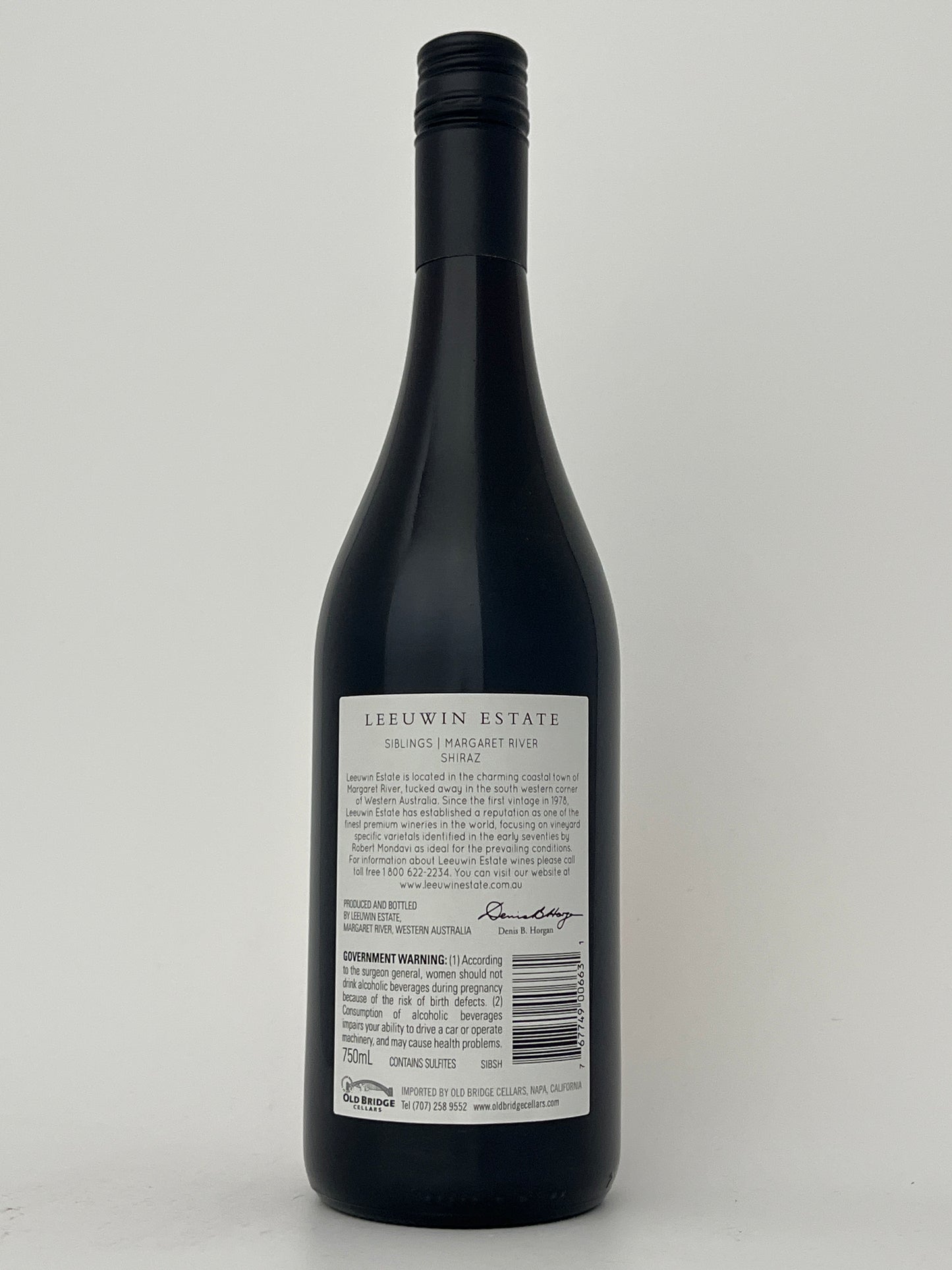 Back label of a bottle of Leeuwin Estate, Shiraz, "Siblings," Margaret River, Western Australia, Australia 2021 in a white backround.